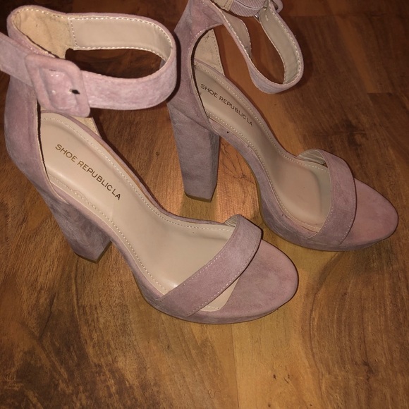 Soft Pink heels - Picture 3 of 3